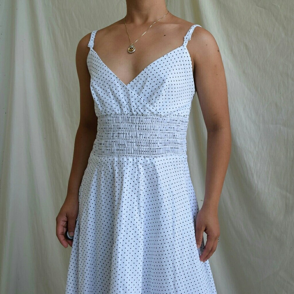 Polka dot v-neck midi dress with a shirred waist Small/Medium